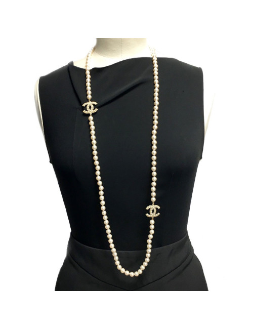 Sautoir CHANEL perles nacrées et "CC"