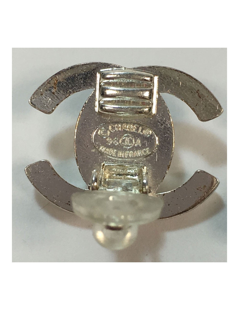 CHANEL vintage CC clip-on earrings in silver metal and rhinestones