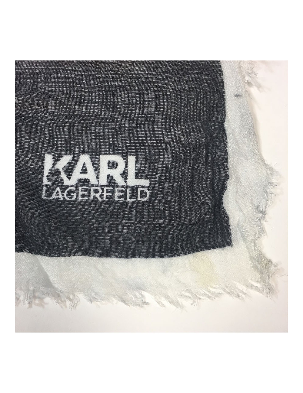 Foulard KARL LAGERFELD noir et blanc