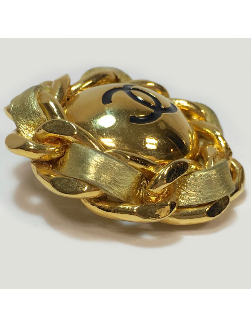  CHANEL vintage clip-on earrings in gilt metal and golden leather