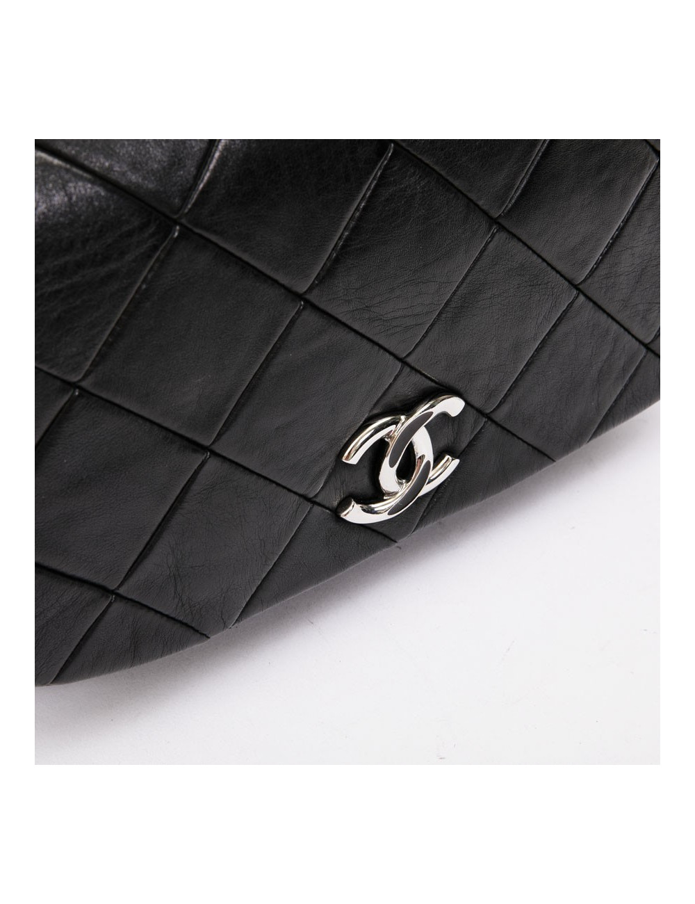 Sac CHANEL cuir d'agneau noir matelassé