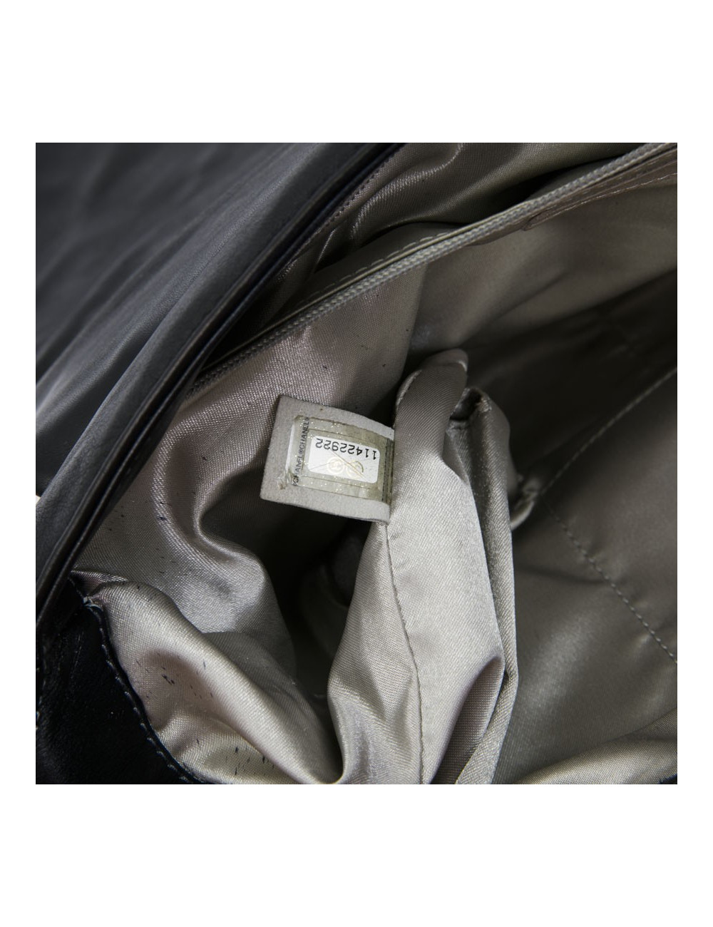 Sac CHANEL cuir d'agneau noir matelassé