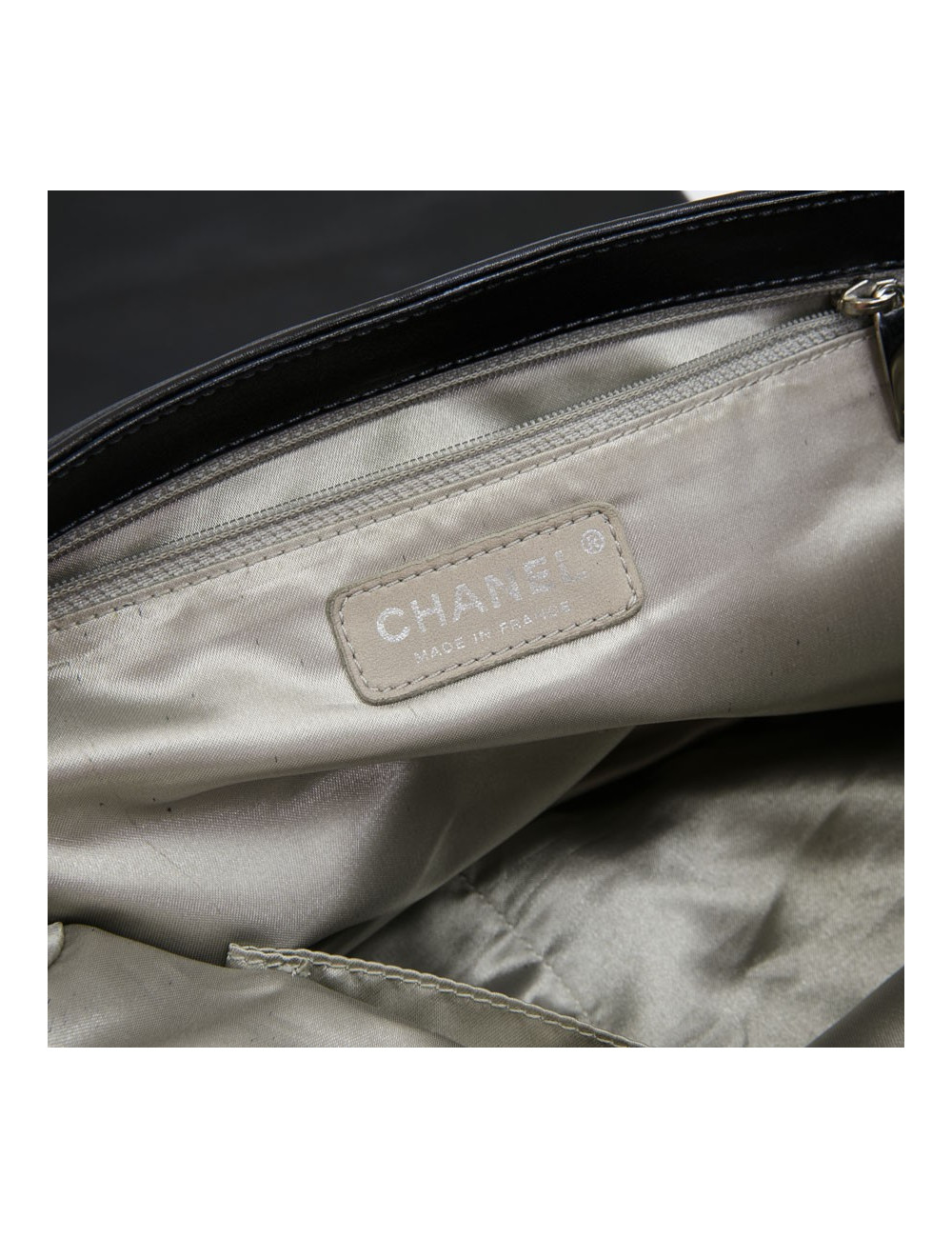 Sac CHANEL cuir d'agneau noir matelassé