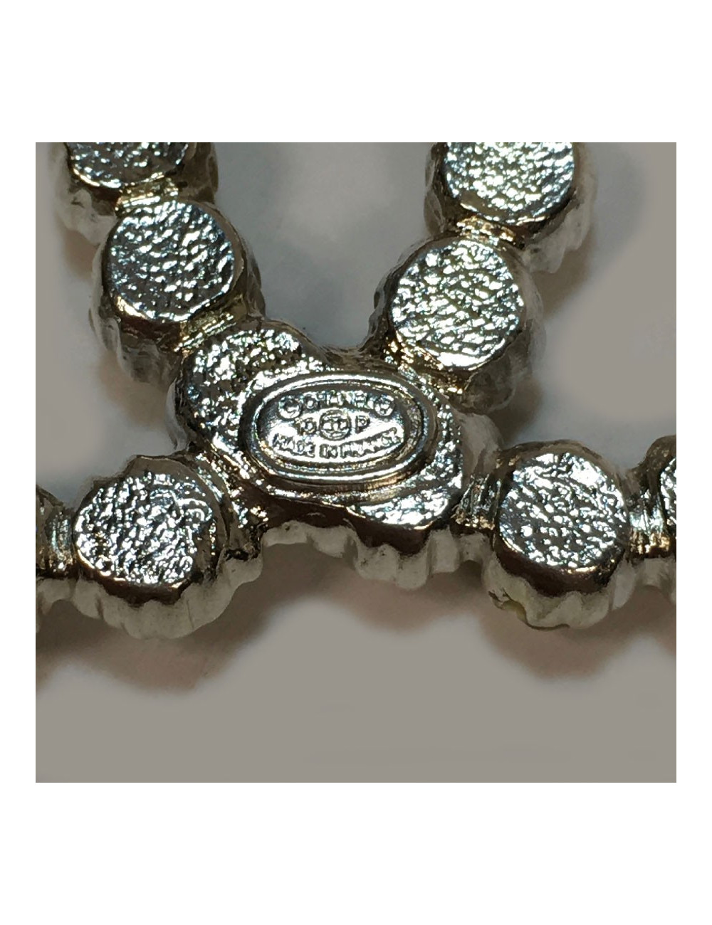 Broche CHANEL perles