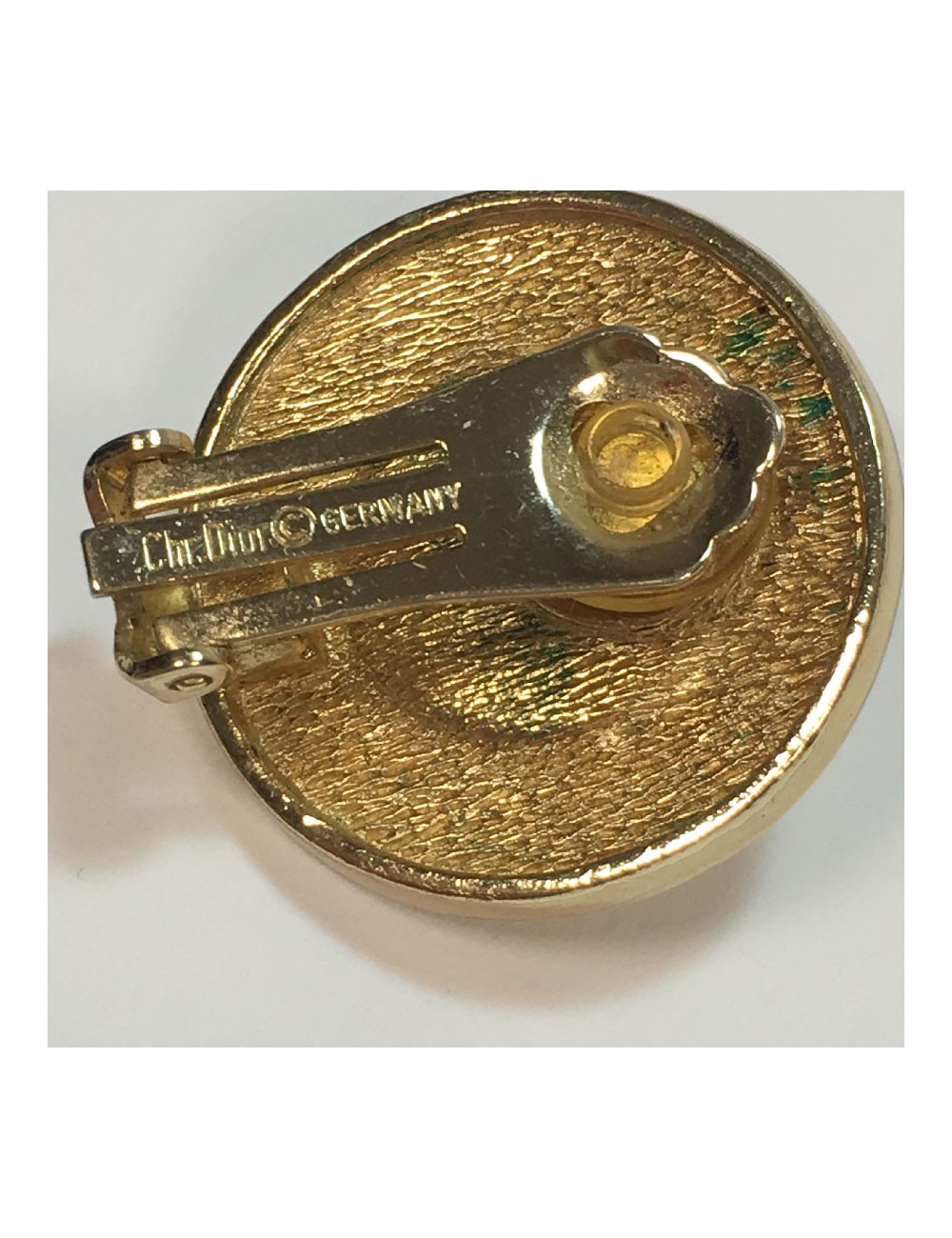 Boucles d'oreille clips CHRISTIAN DIOR dorés et perle nacrée