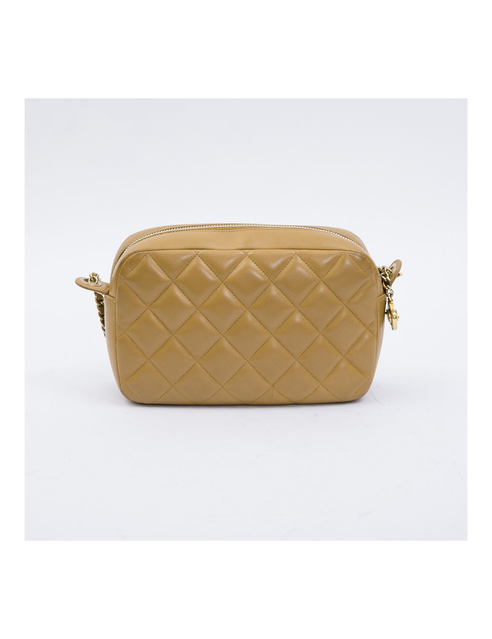 Sac caméra CHANEL cuir d'agneau beige matelassé