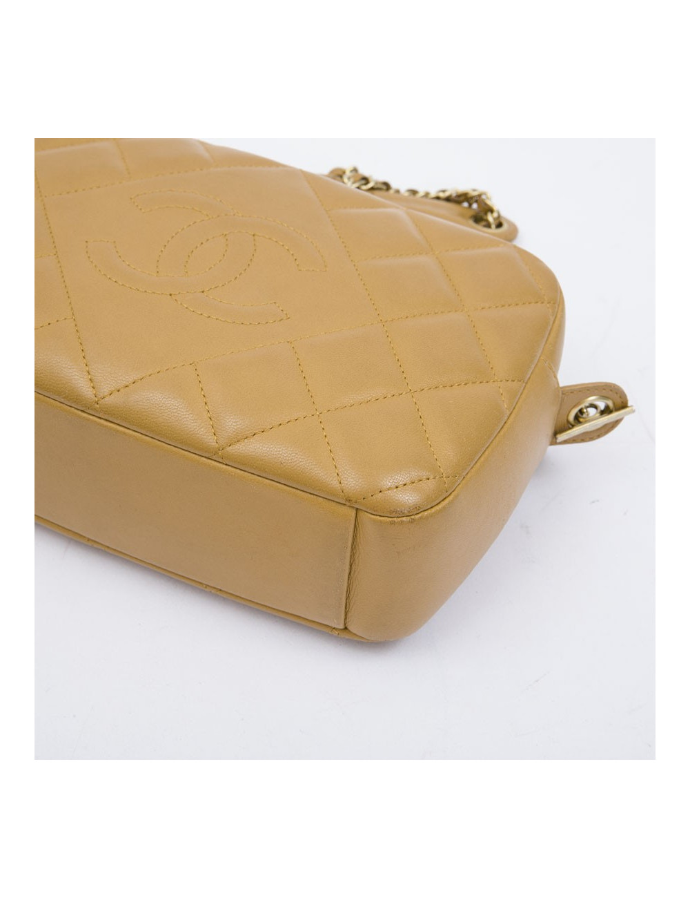 CHANEL camera bag in camel quilted leather