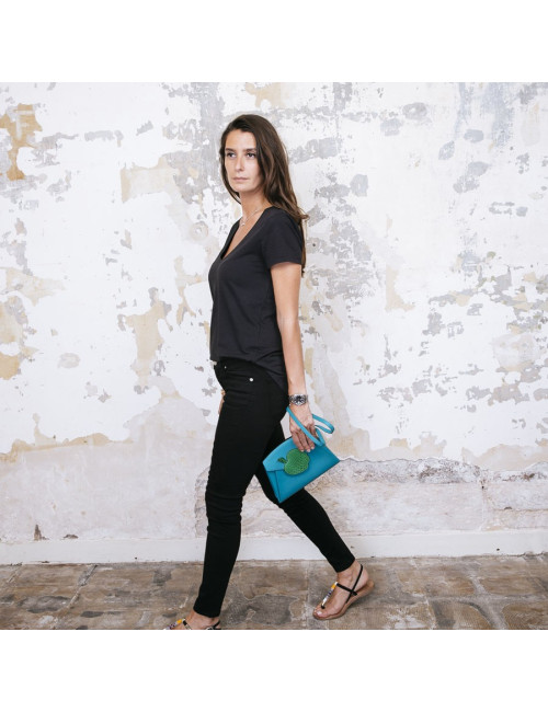 Sac pochette HERMES Tutti frutti Hermail cuir tadelakt bleu paon et crocodile vert