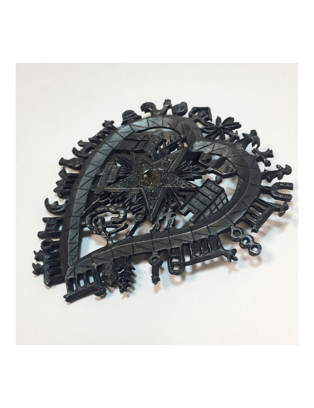 Broches CHRISTIAN LACROIX coeur gris