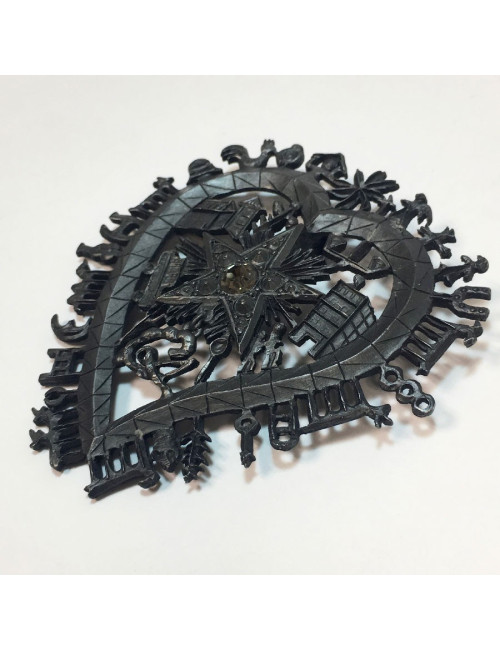 Broches CHRISTIAN LACROIX coeur gris