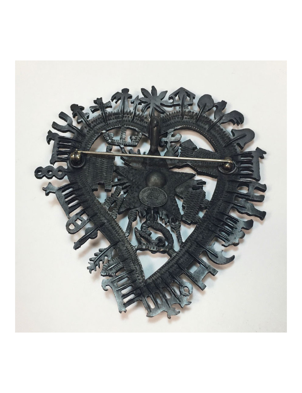 Broches CHRISTIAN LACROIX coeur gris