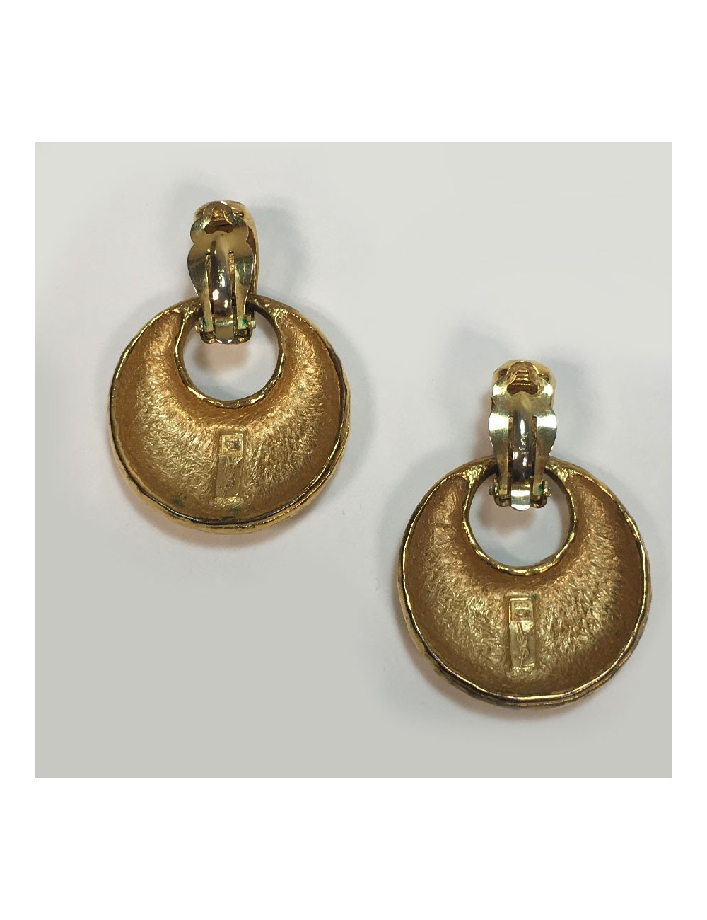 Boucles d'oreille clips YSL YVES SAINT LAURENT en métal doré