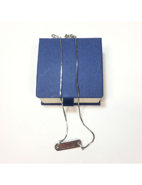 Collier DIOR avec plaque "Dior" en métal argenté