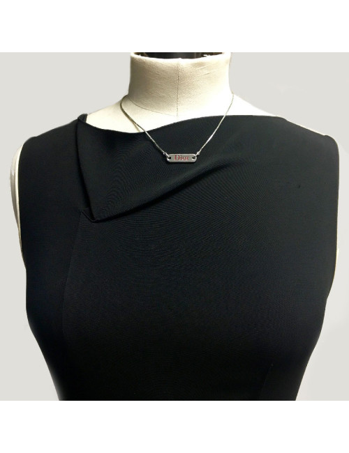 Collier DIOR avec plaque "Dior" en métal argenté