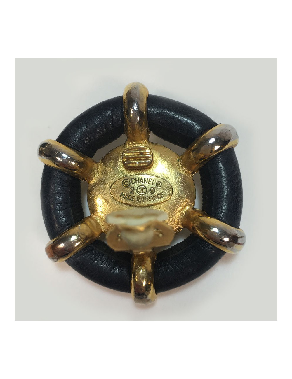 CHANEL Vintage clip-on earrings