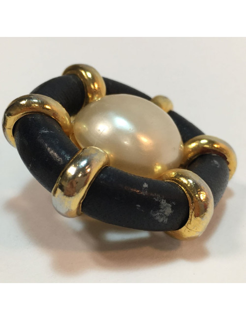 CHANEL Vintage clip-on earrings