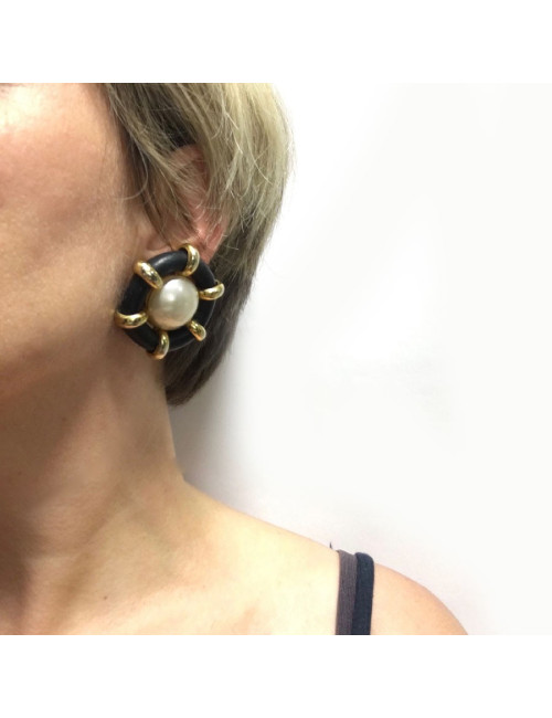 CHANEL Vintage clip-on earrings
