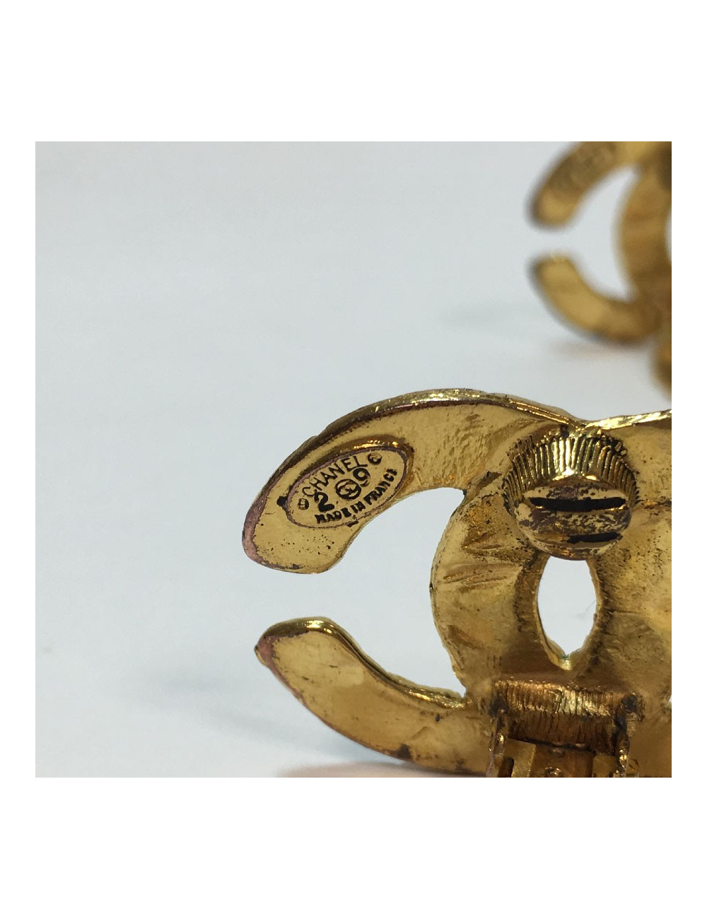 CHANEL CC Vintage clip-on earrings