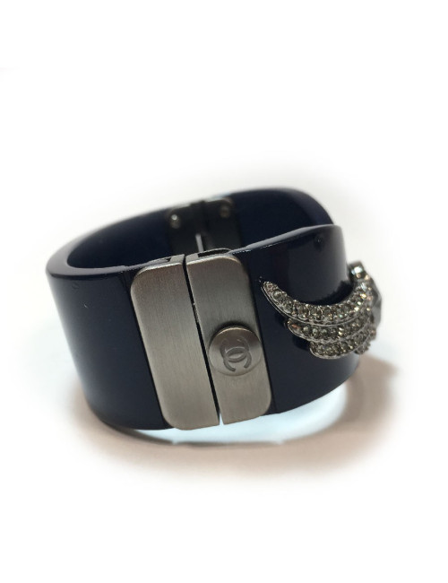 CHANEL cuff bracelet in blue resin and wings in silver metal