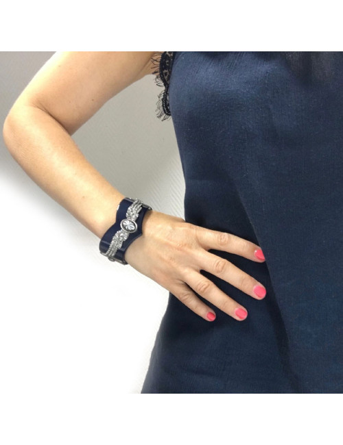 CHANEL cuff bracelet in blue resin and wings in silver metal