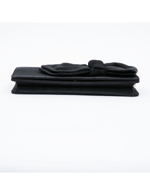 Pochette CHANEL en tissu noir et chaîne dorée