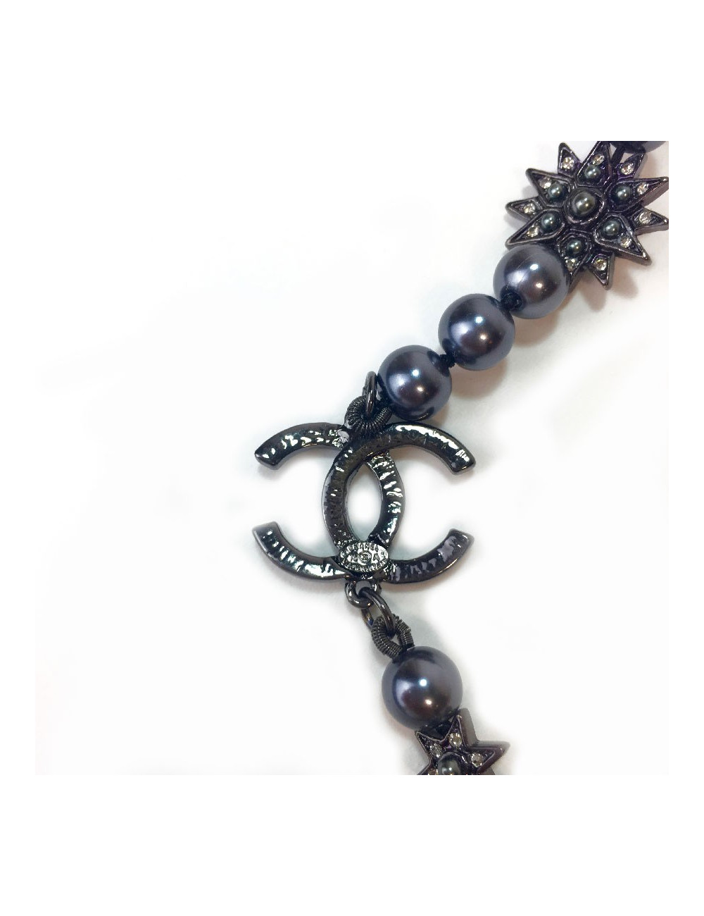 Sautoir CHANEL en perles grises