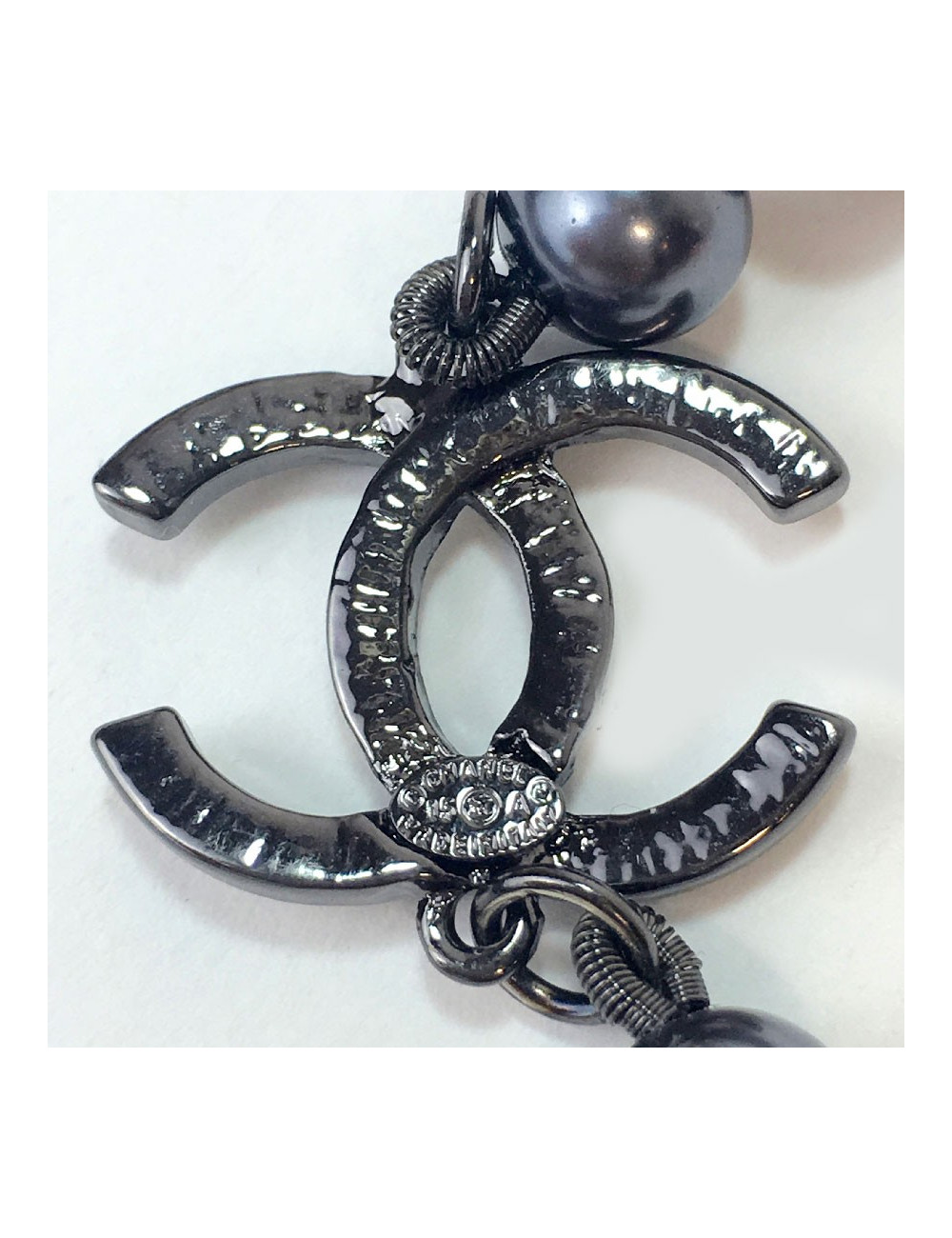 CHANEL beaded necklace in gray pearls