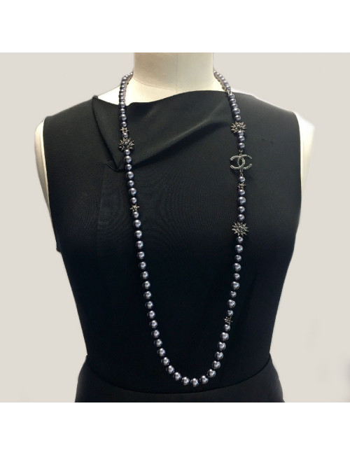 Sautoir CHANEL en perles grises