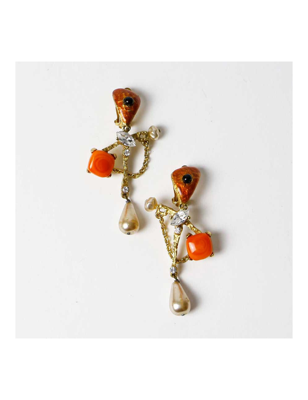 Boucles d'oreilles Clips CHRISTIAN LACROIX strass et nacre vintage