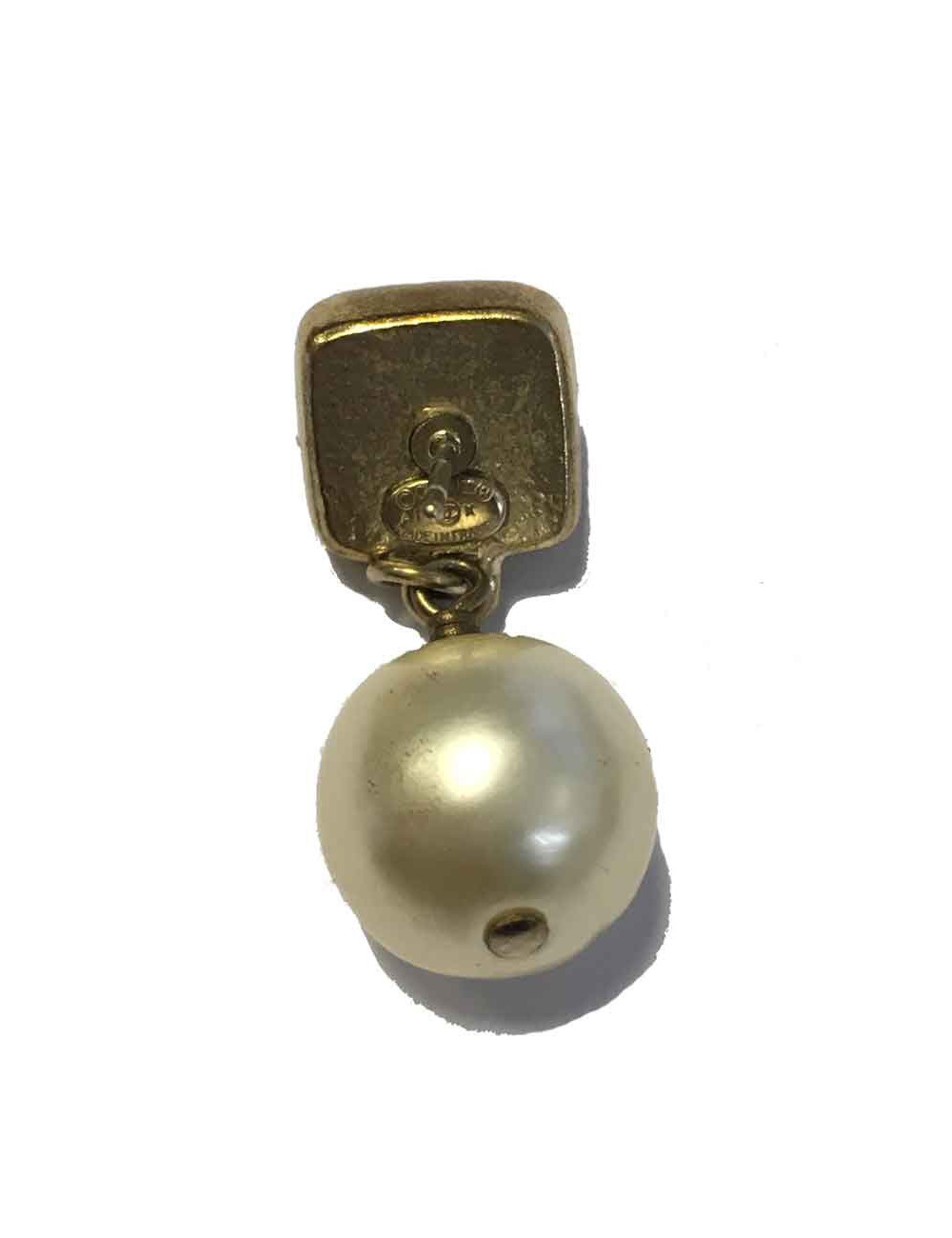 Boucles d'oreille clous CHANEL pendantes 