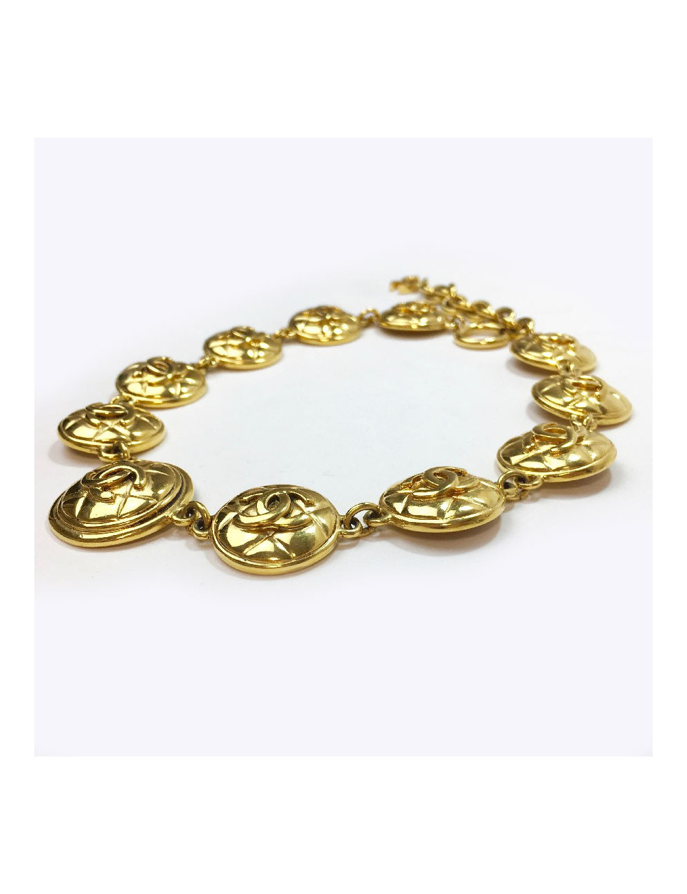 CHANEL vintage necklace in gilt metal