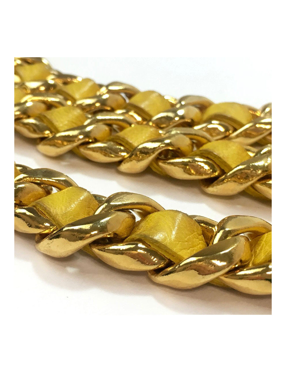 Ceinture CHANEL Vintage chaine entrelacée de cuir jaune