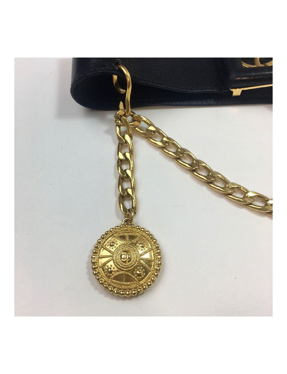 CHANEL Vintage belt in black leather size 65