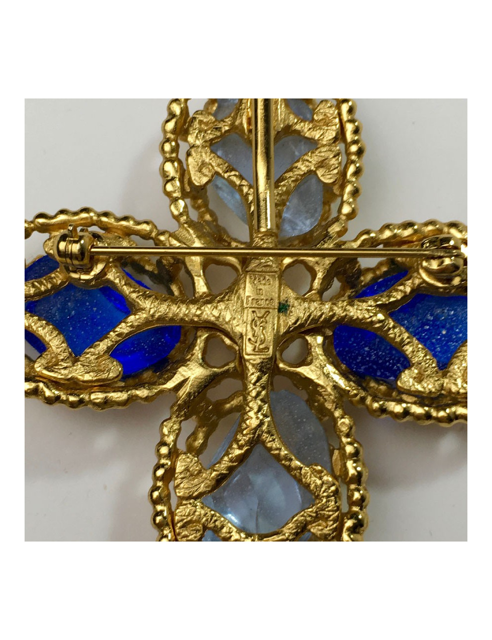 Broche YSL croix avec cabochons