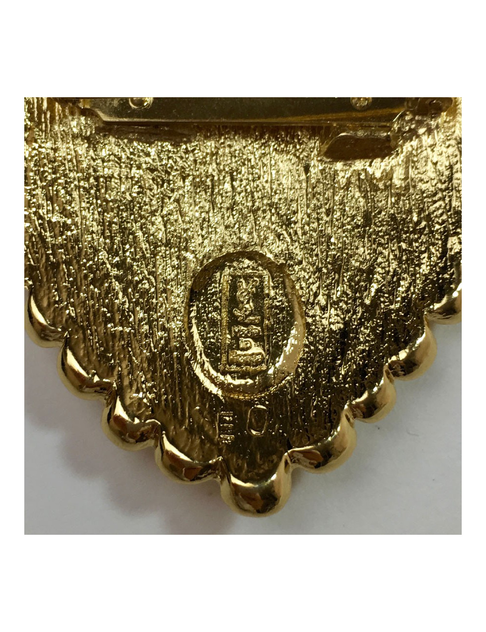 Broche coeur YSL SAINT LAURENT  