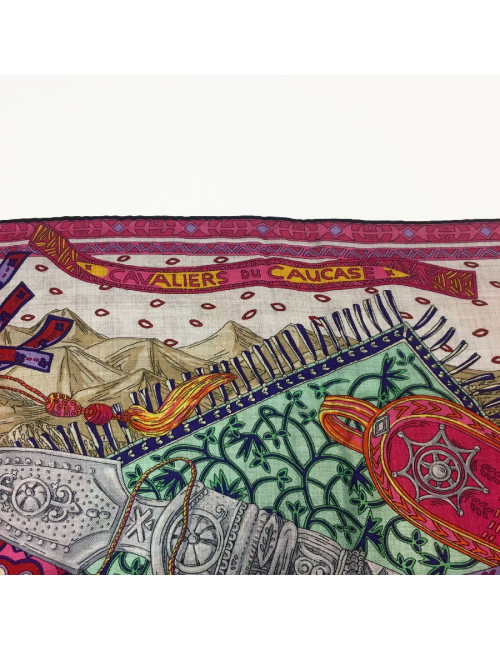 Châle HERMES "Cavaliers du Caucase" en cachemire et soie