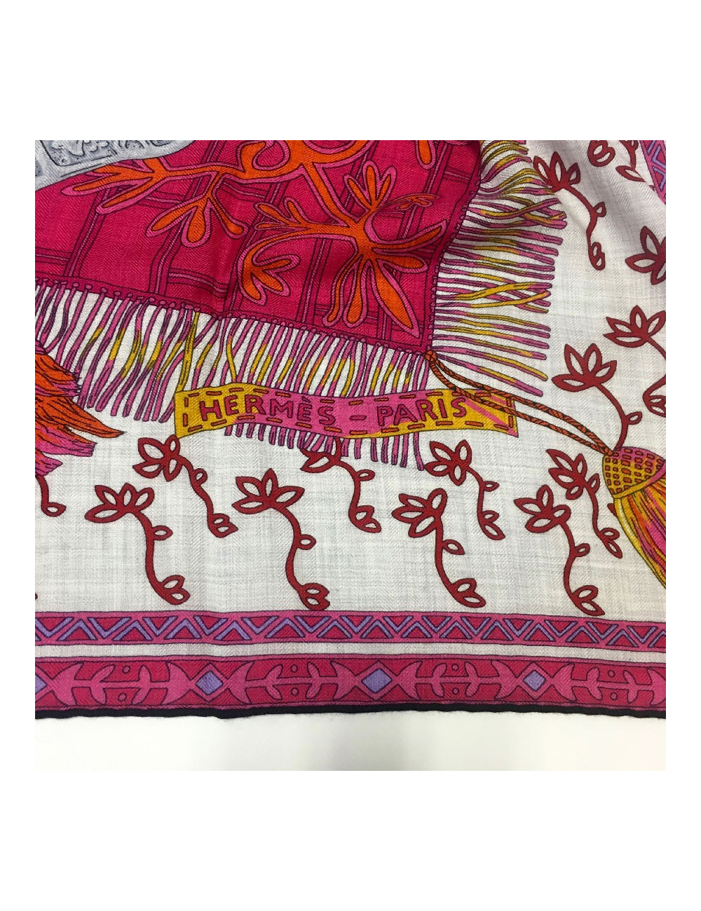 Châle HERMES "Cavaliers du Caucase" en cachemire et soie