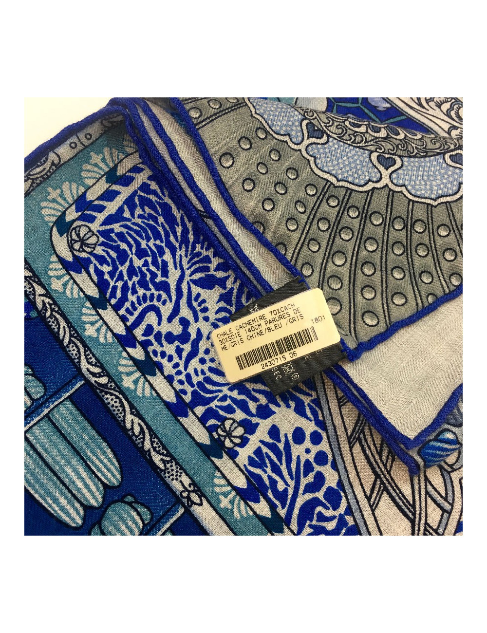 Châle HERMES "Parures de Samouraï" cachemire et soie bleu