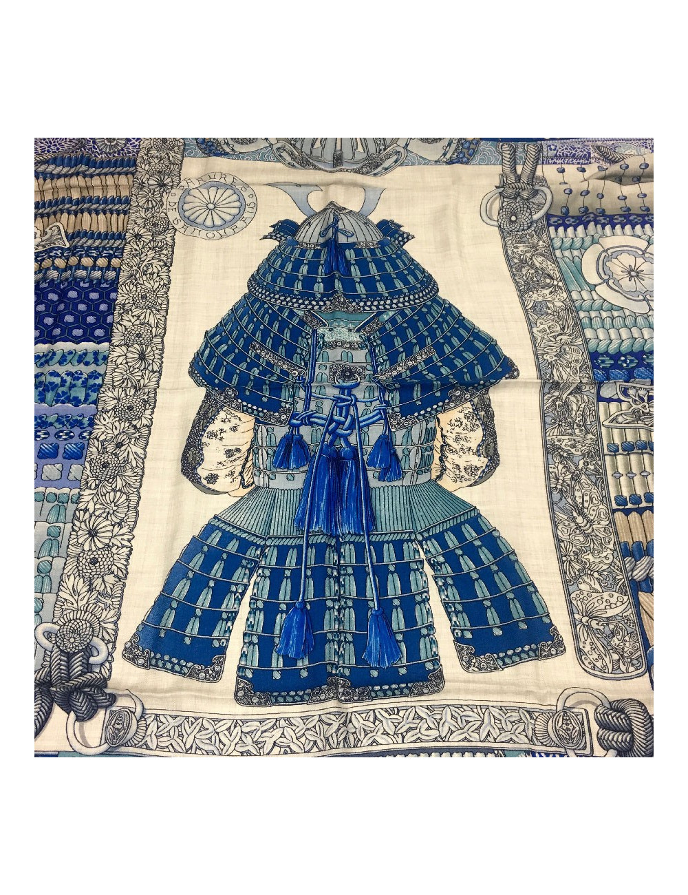 Châle HERMES "Parures de Samouraï" cachemire et soie bleu