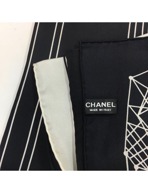 CHANEL scarf in black and white silk