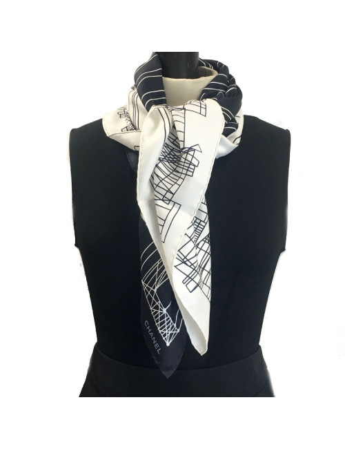 CHANEL scarf in black and white silk