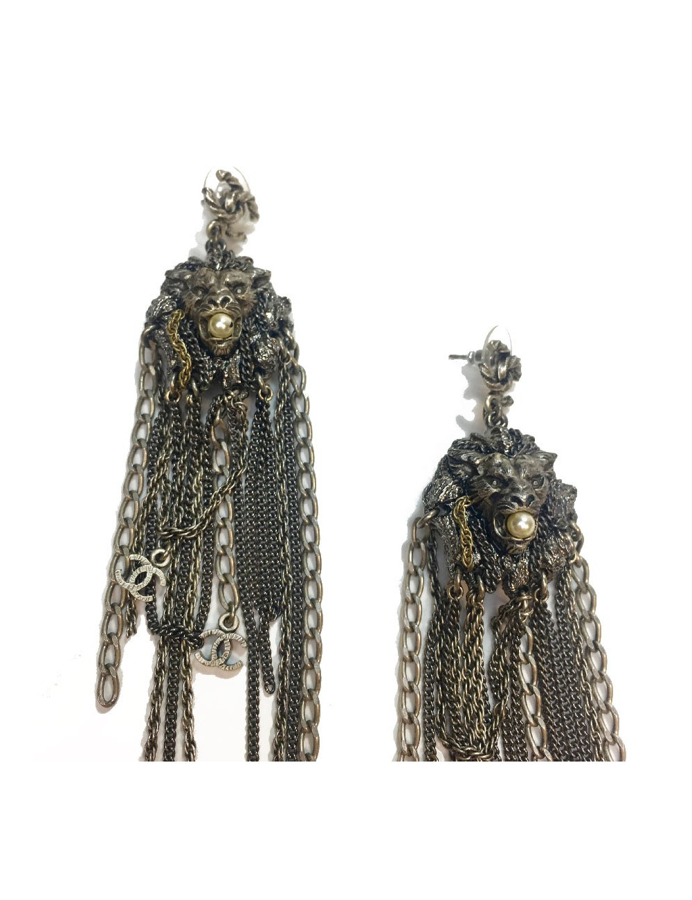 CHANEL lion's head and chains dangle earrings