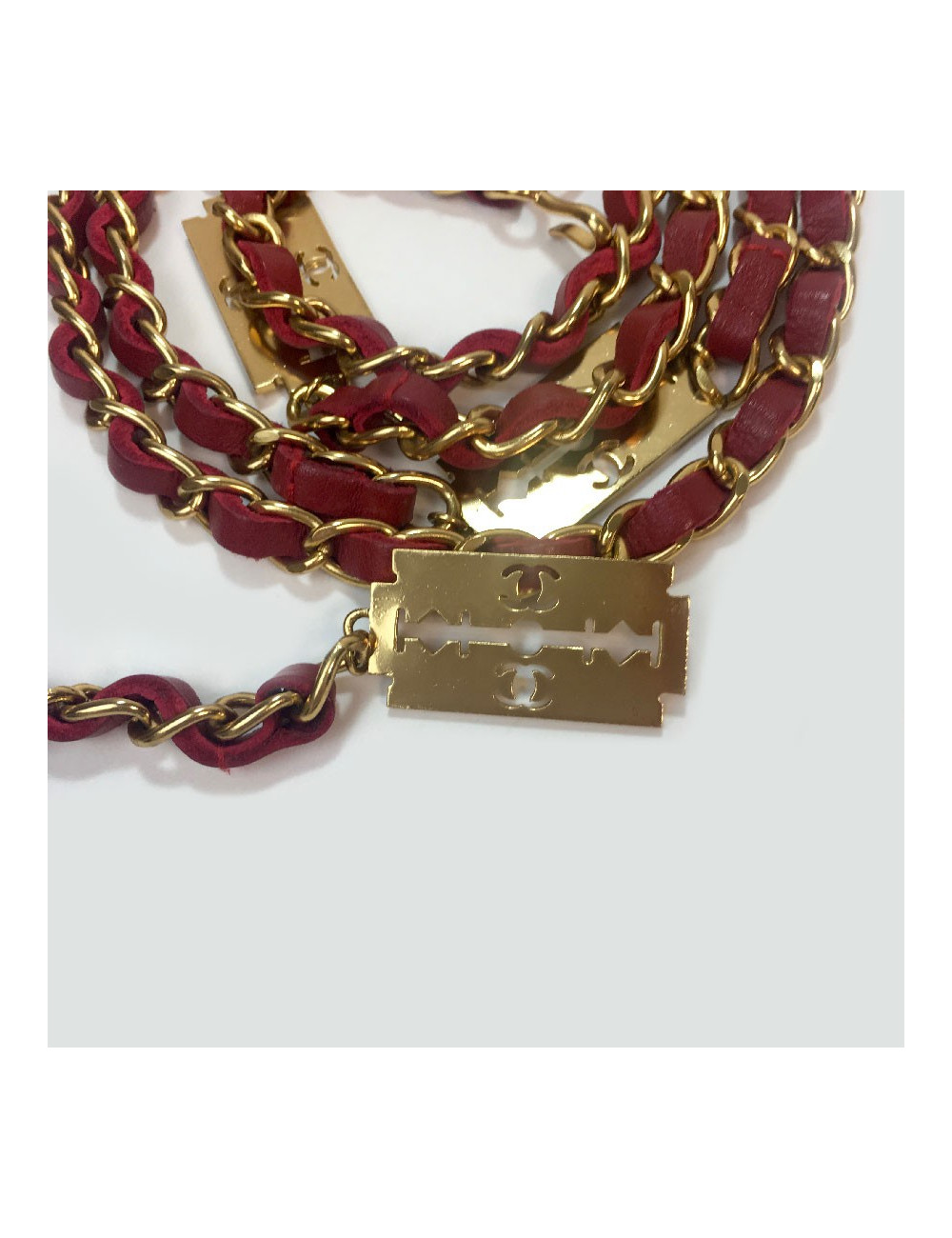 CHANEL vintage belt chain and razor blades in gilt metal and red leather