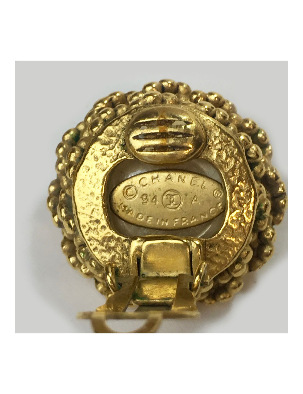 CHANEL vintage clip-on earrings in gilt metal