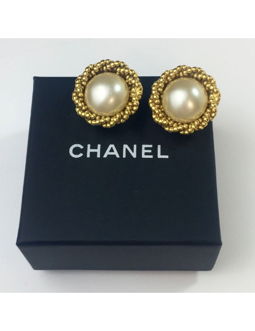 CHANEL vintage clip-on earrings in gilt metal