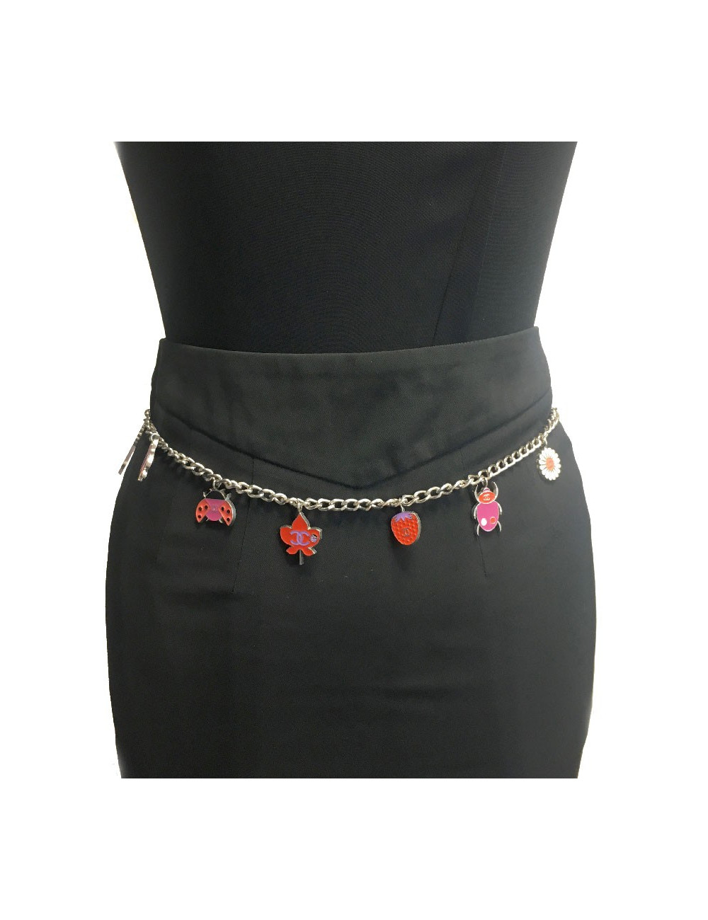 Ceinture CHANEL argentée avec charms