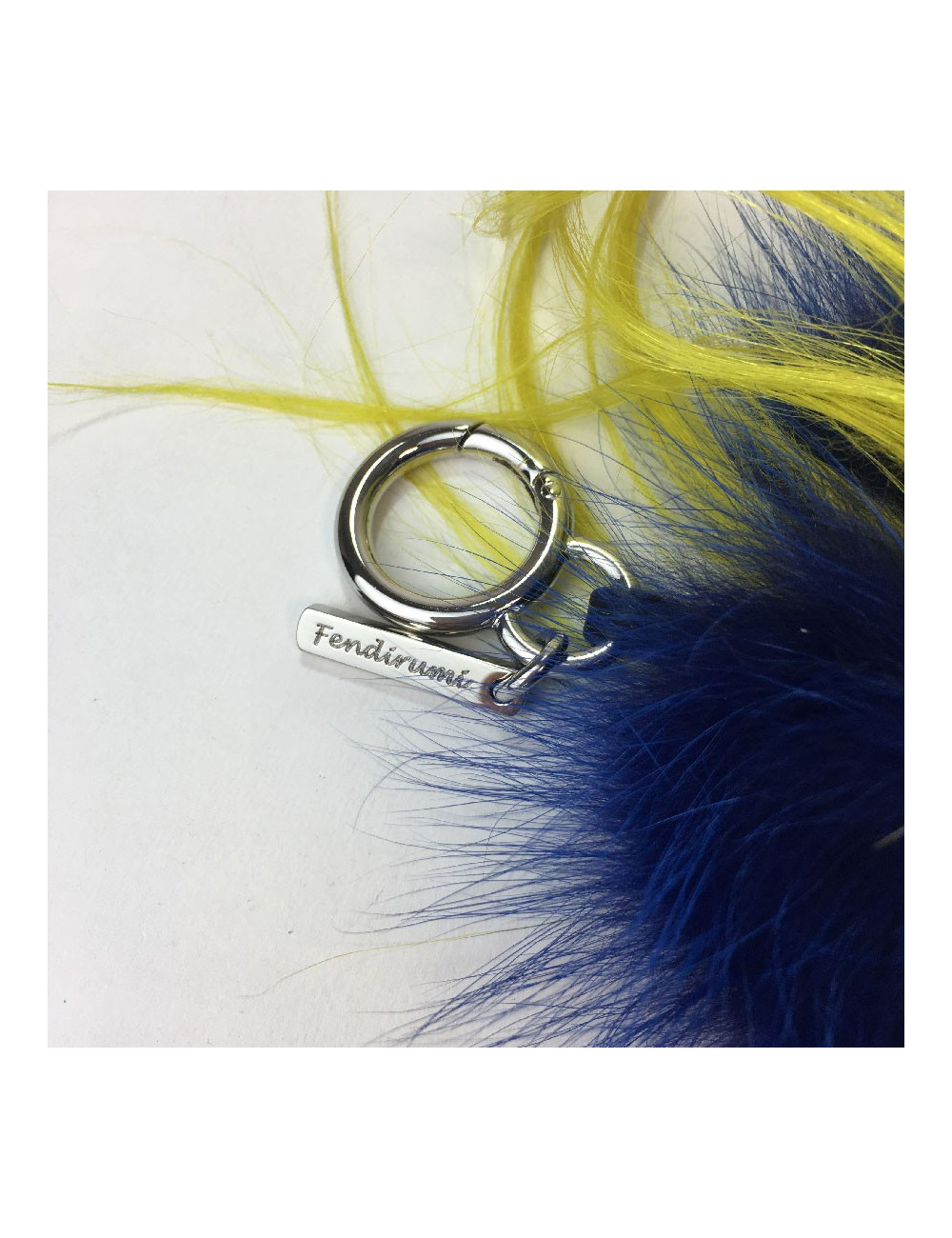 Bijou de sac FENDI Fendirumi Bug-Kun en vison bleu et jaune