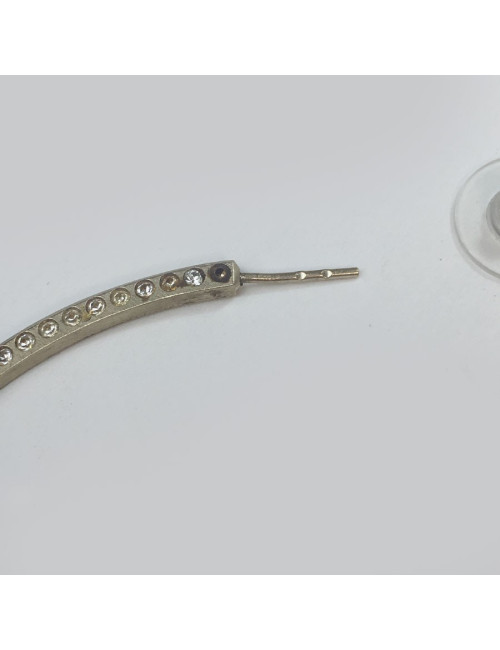 Créoles CHANEL en métal or pâle et strass