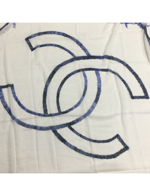 CHANEL shawl in blue and ecru modal and silk