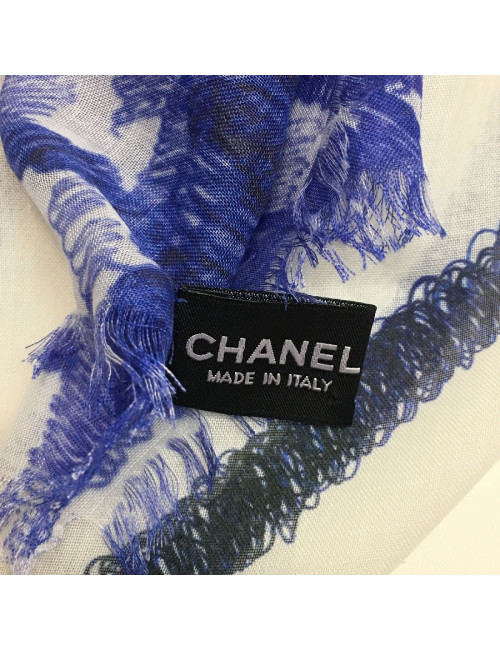 CHANEL shawl in blue and ecru modal and silk